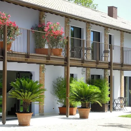 Residenze Di La' Dal Fiume * Каорле