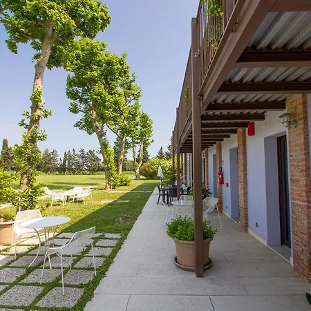 Residenze Di La' Dal Fiume * Каорле