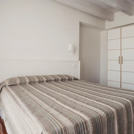 Residenze Di La' Dal Fiume Country house