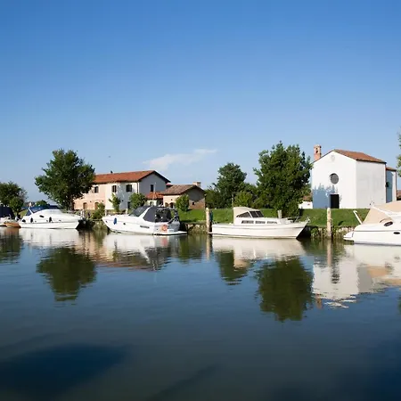 Country house Residenze Di La' Dal Fiume *