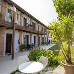 Hotel apartamentowy Residenze Di La' Dal Fiume 3*