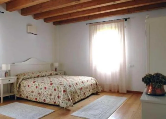Residenze Di La' Dal Fiume カオルレ
