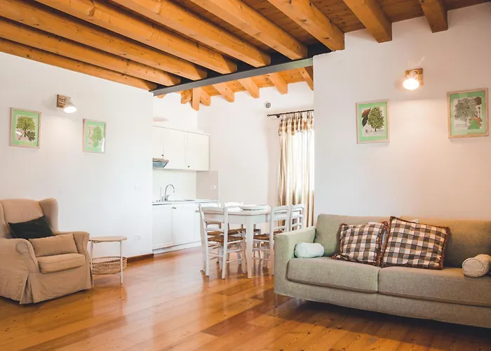 アパートホテル Residenze Di La' Dal Fiume 3*