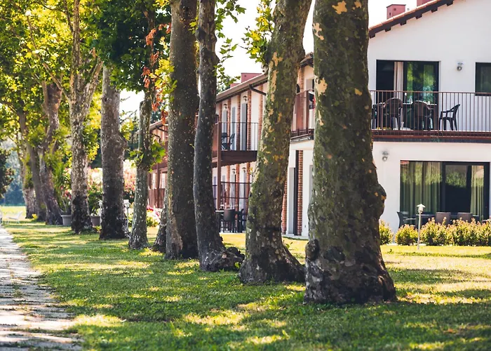 Residenze Di La' Dal Fiume アパートホテル