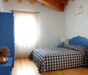 Residenze Di La' Dal Fiume アパートホテル 3*